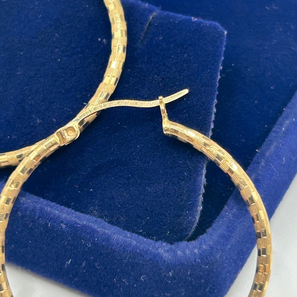 NWT 14k Solid Gold Hoop Die Cut Earrings - Picture 6 of 12